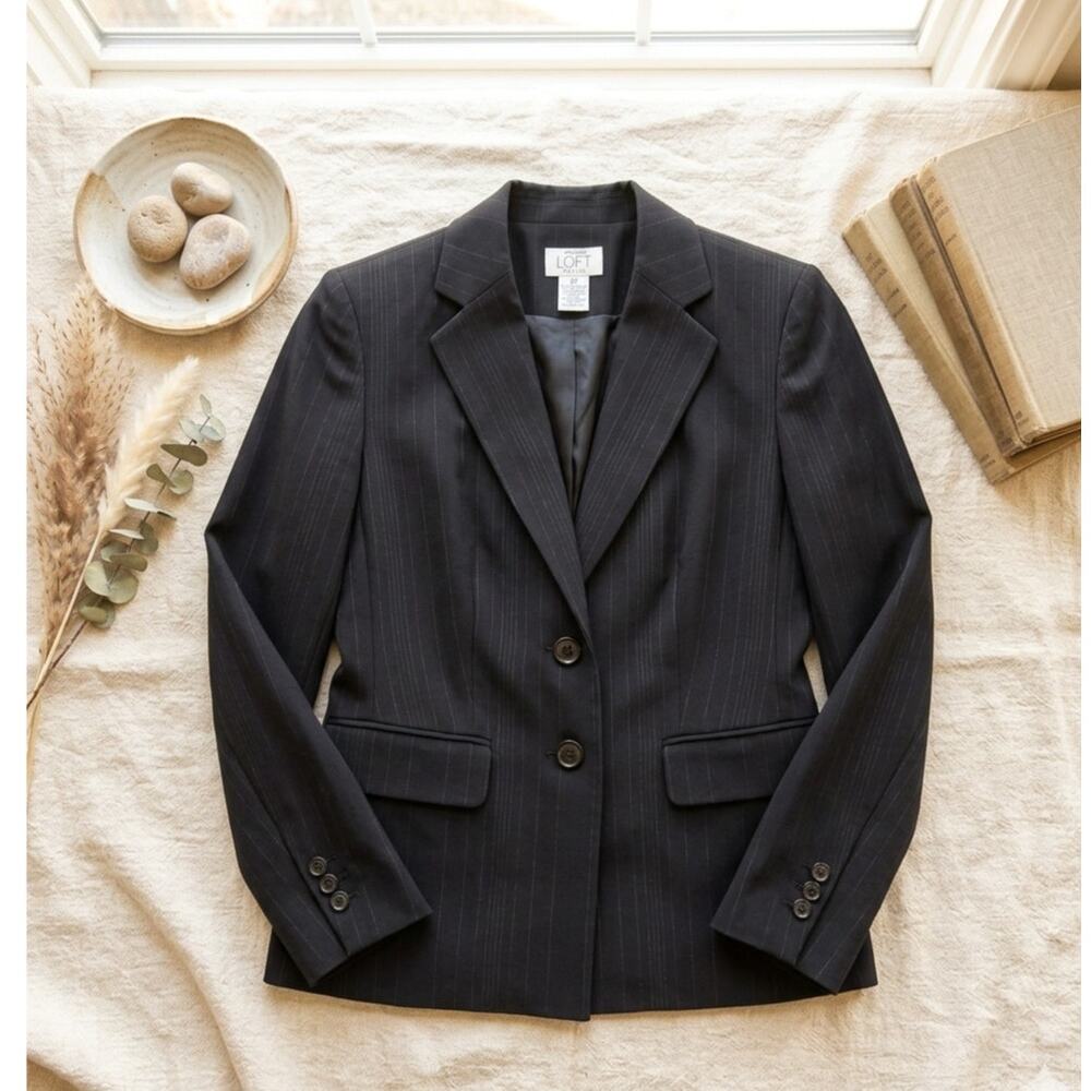 LOFT Ann Taylor Pinstripe Blazer - Size 0 Petite - Like New - Professional